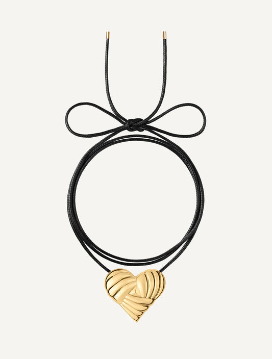 BLACK HEART NECKLACE